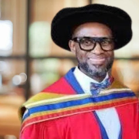 Dr Vusi Mvelase
